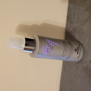 Monat Volume & Lift Spray